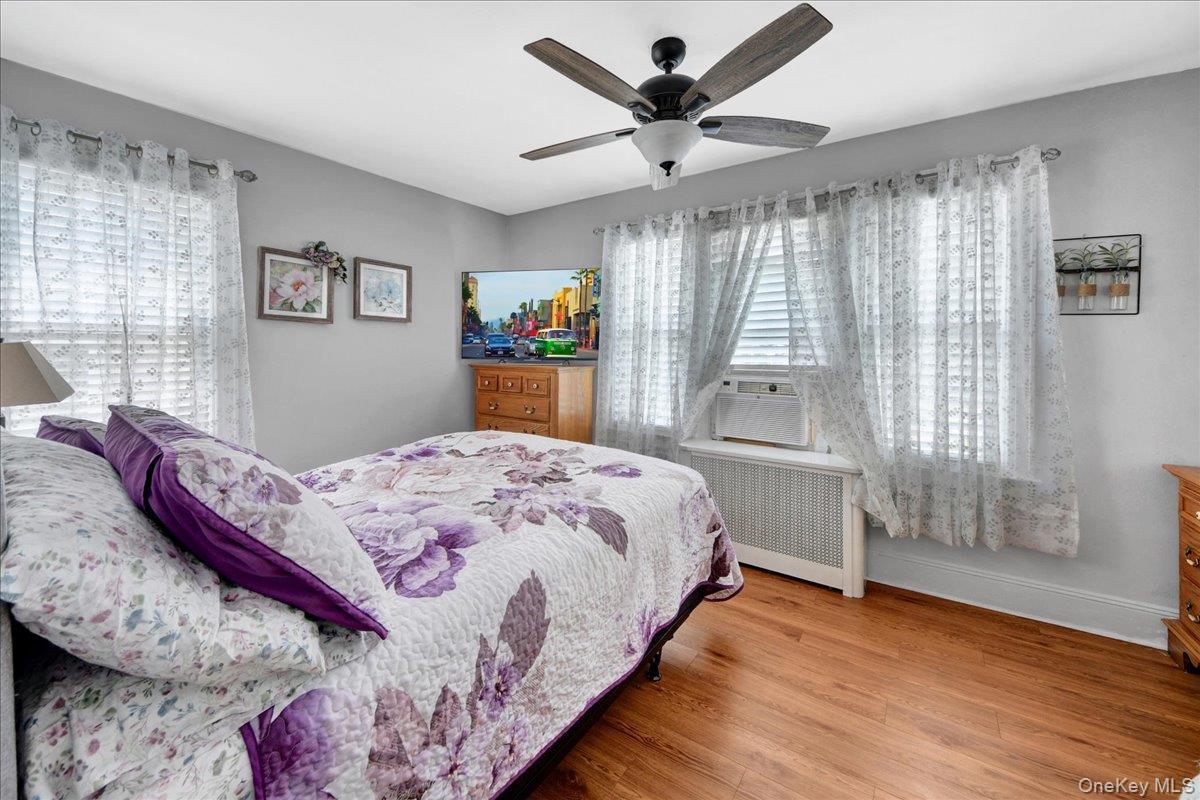 Single Family Logan Avenue  Bronx, NY 10465, MLS-1031107-17
