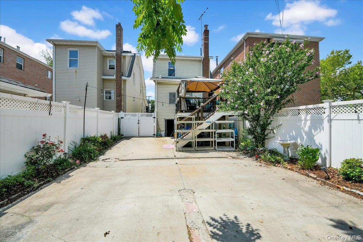 Single Family Logan Avenue  Bronx, NY 10465, MLS-1031107-27