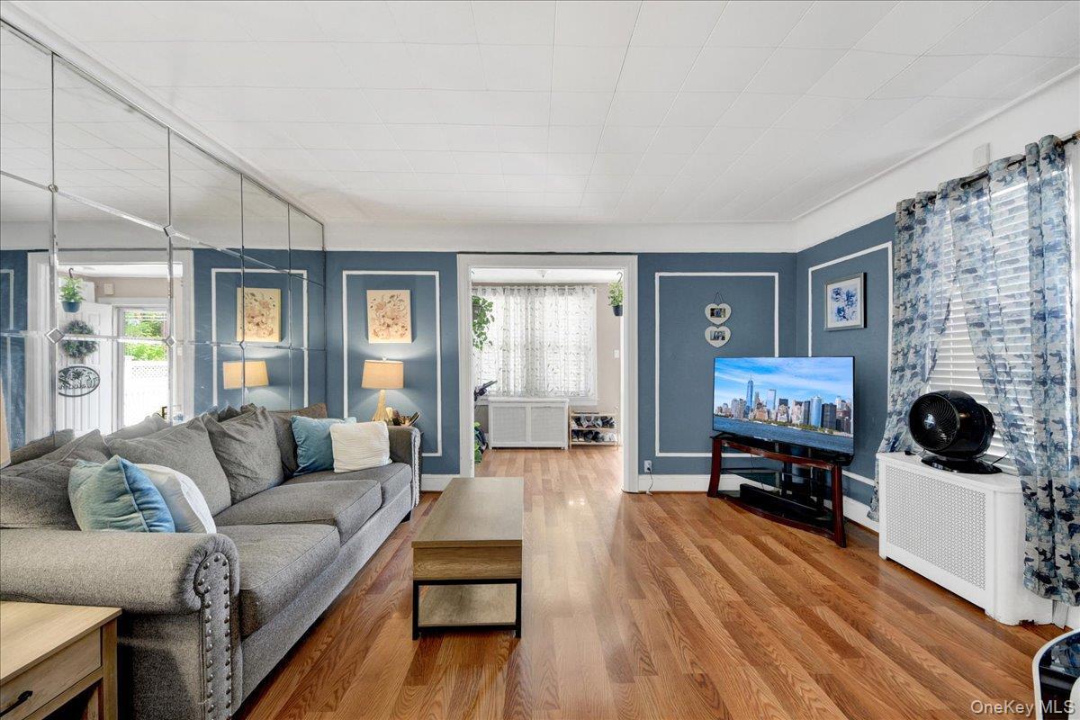 Single Family Logan Avenue  Bronx, NY 10465, MLS-1031107-6