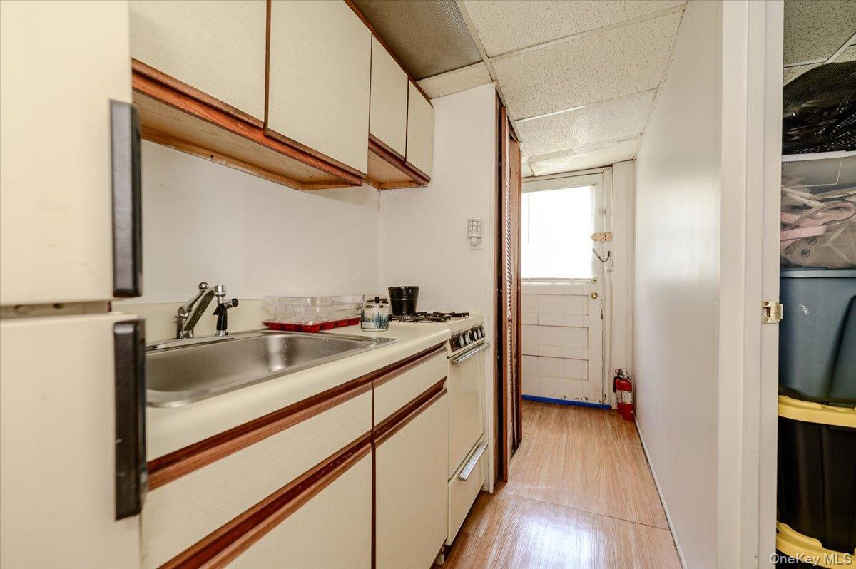 Single Family Hunt Avenue  Bronx, NY 10462, MLS-1031157-15
