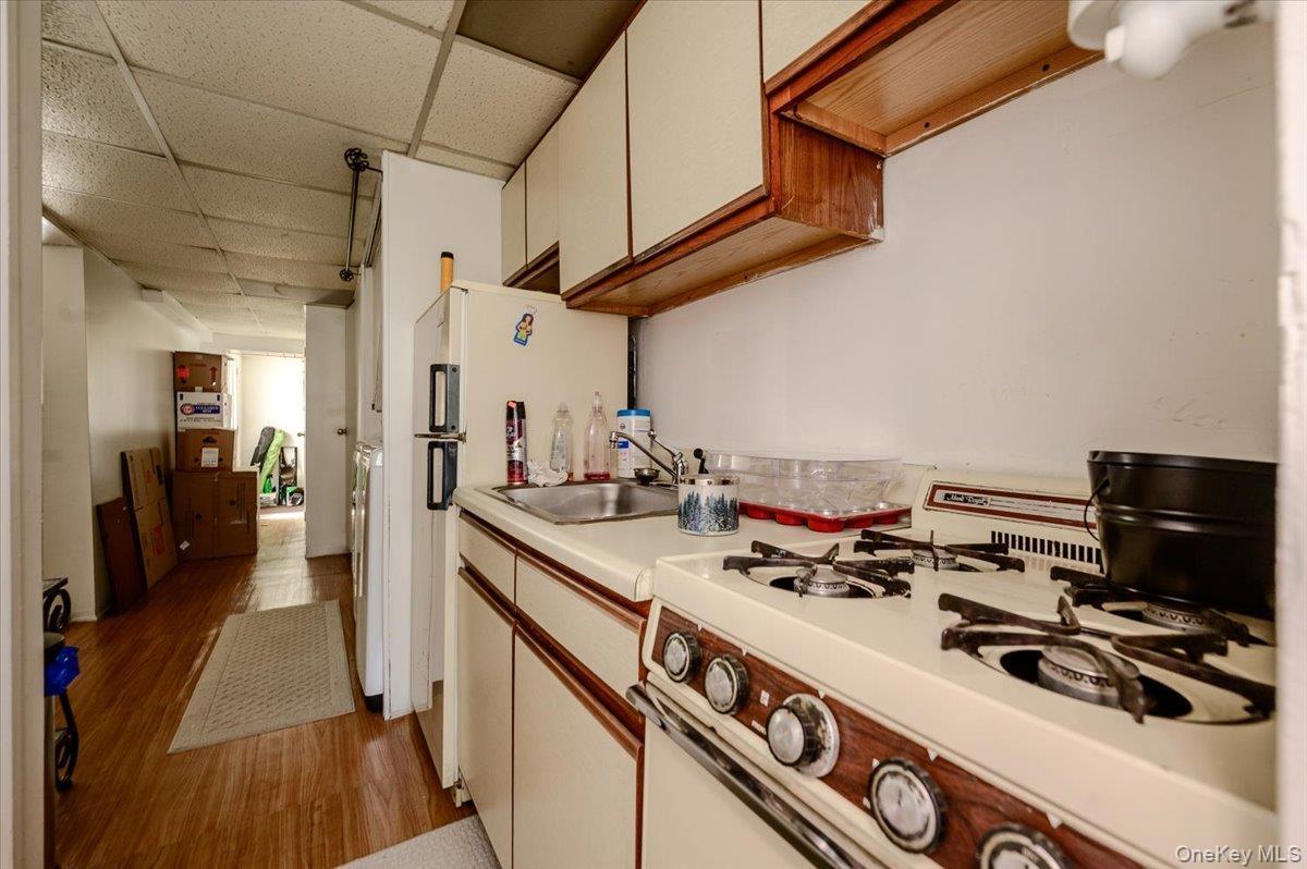 Single Family Hunt Avenue  Bronx, NY 10462, MLS-1031157-16