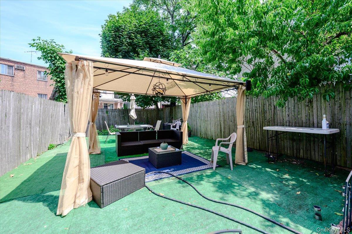 Single Family Hunt Avenue  Bronx, NY 10462, MLS-1031157-20