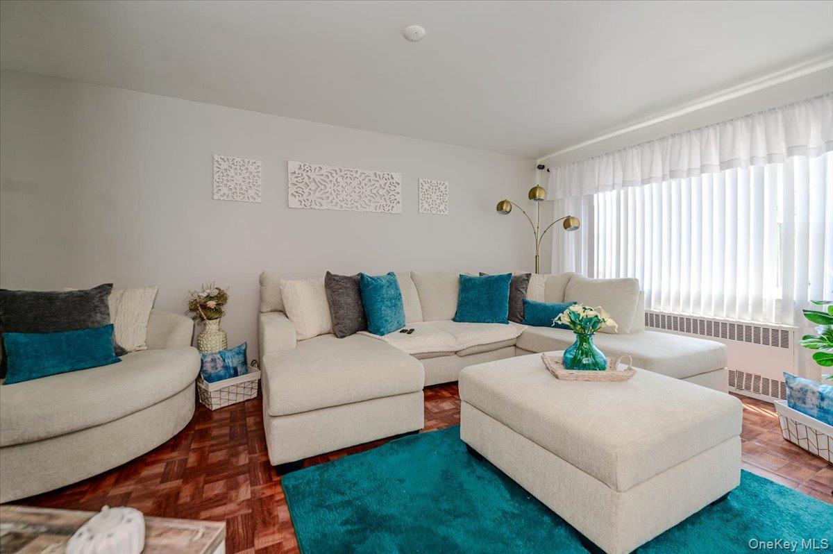 Single Family Hunt Avenue  Bronx, NY 10462, MLS-1031157-4