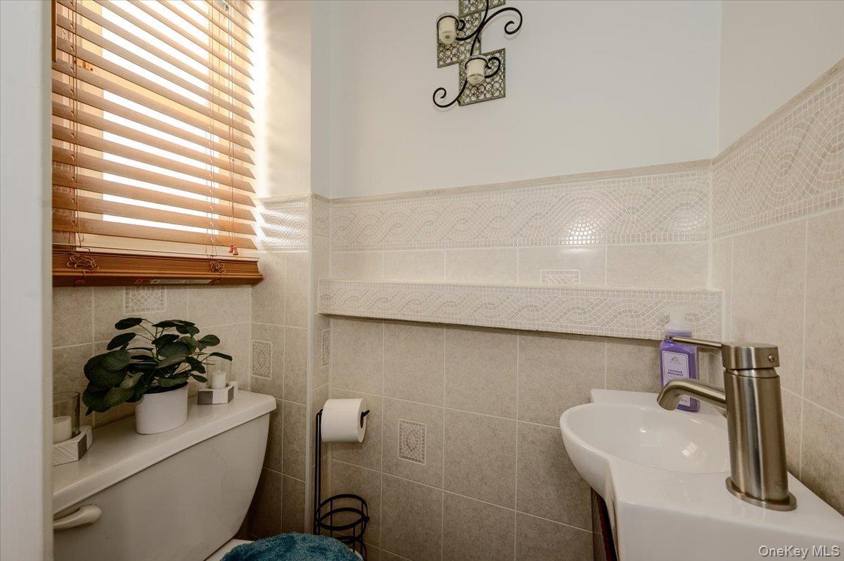 Single Family Hunt Avenue  Bronx, NY 10462, MLS-1031157-8