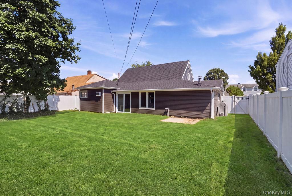 Single Family Summer Lane Nassau County, NY 11801, MLS-1031167-22
