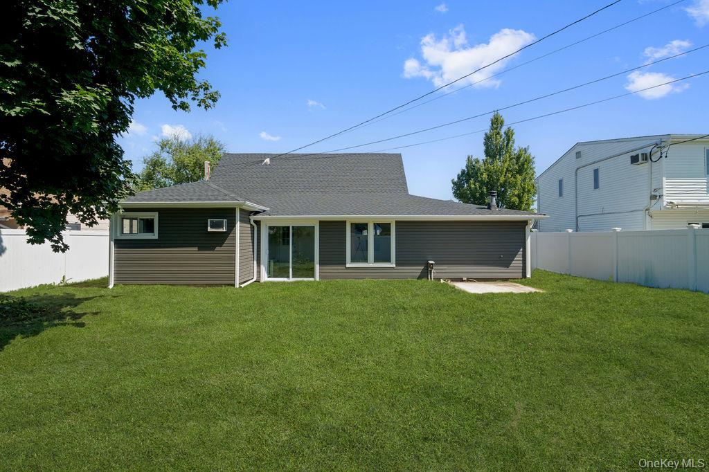 Single Family Summer Lane Nassau County, NY 11801, MLS-1031167-23