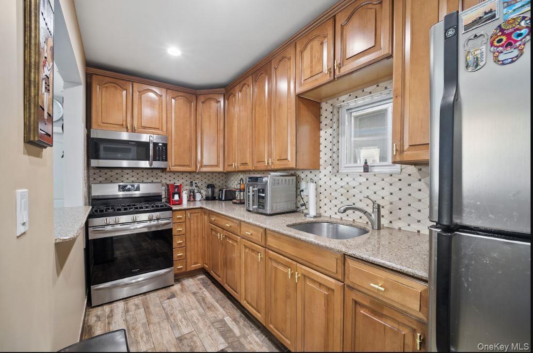 Single Family 68th Avenue Queens, NY 11379, MLS-1031172-7