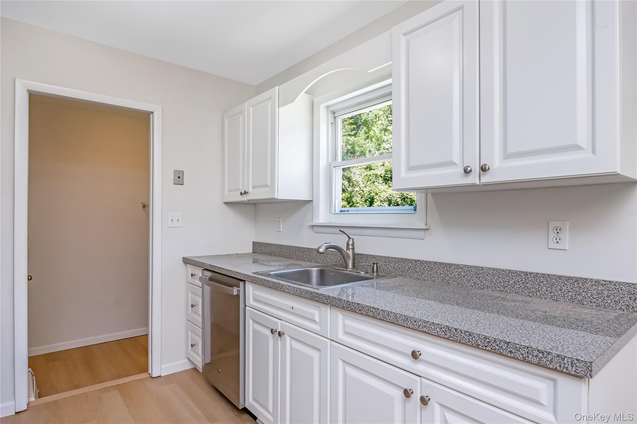 Single Family Raynor Road Suffolk County, NY 11961, MLS-1031187-18