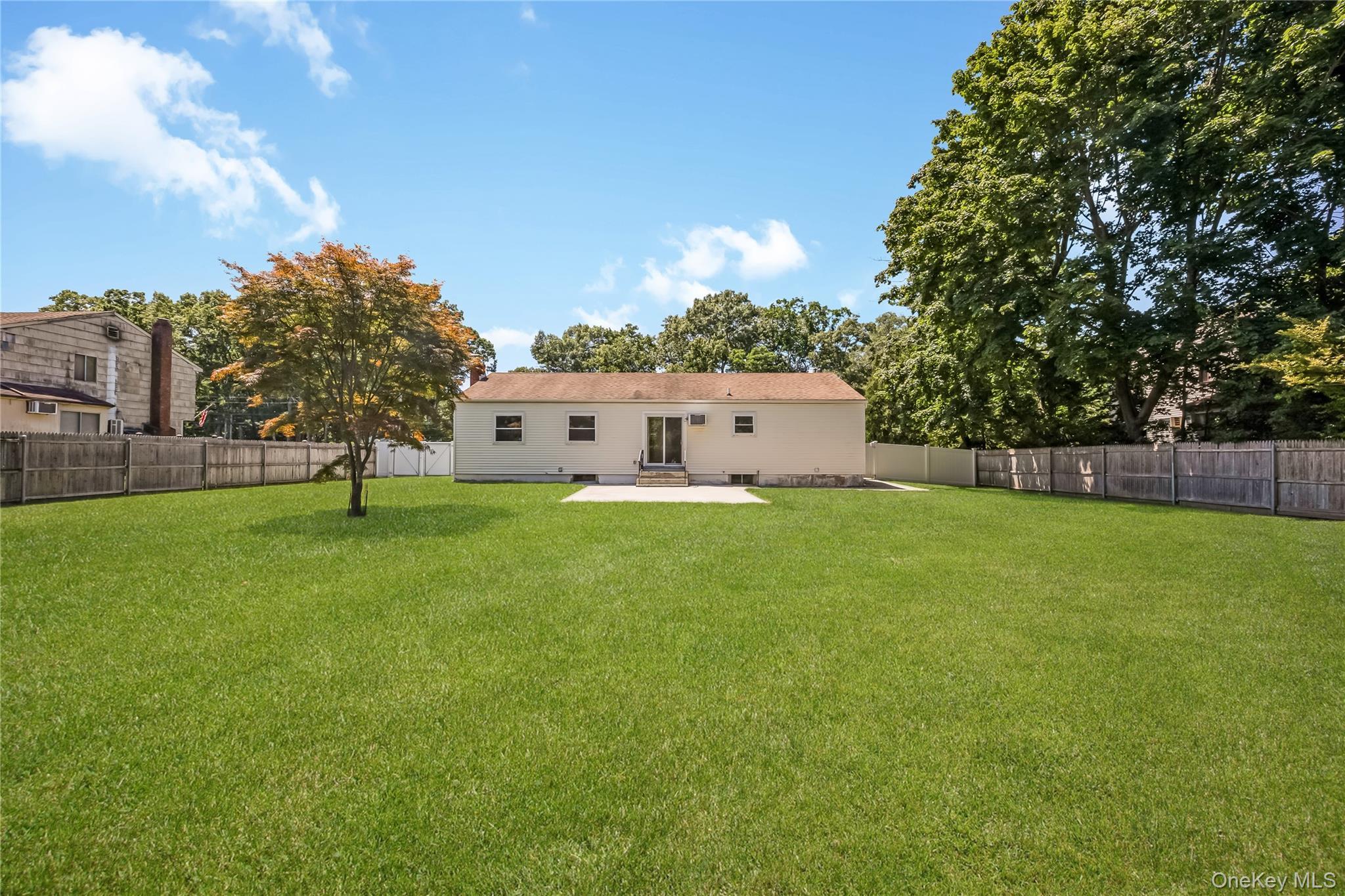 Single Family Raynor Road Suffolk County, NY 11961, MLS-1031187-8