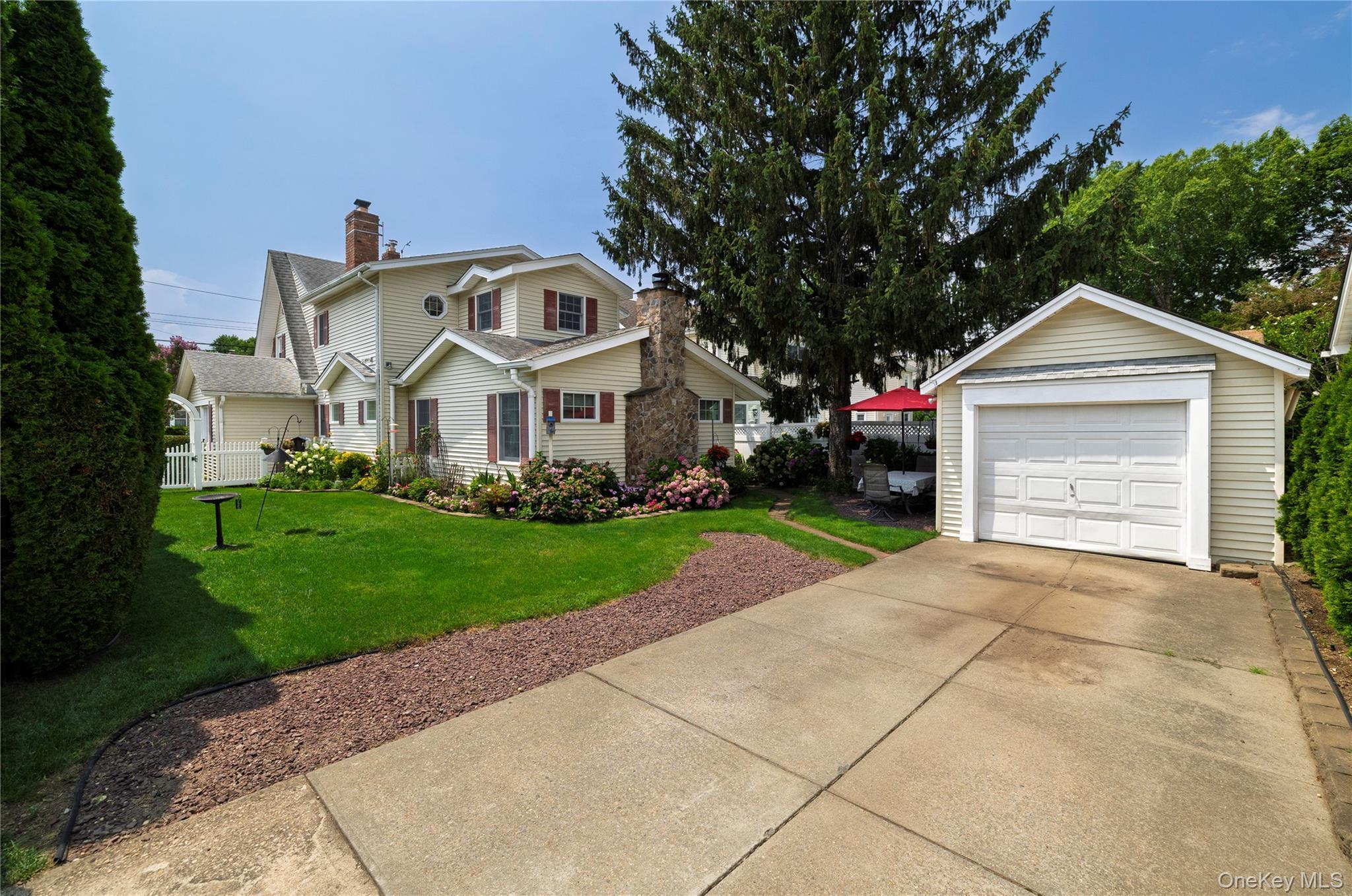 Single Family Princeton Street Nassau County, NY 11570, MLS-1031195-19