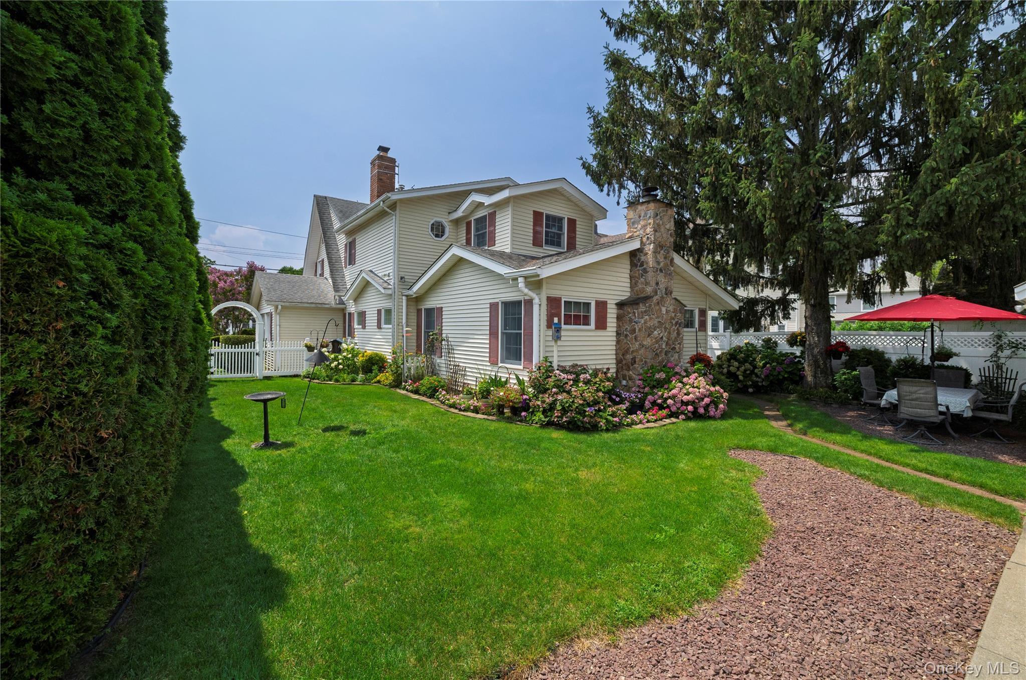 Single Family Princeton Street Nassau County, NY 11570, MLS-1031195-20