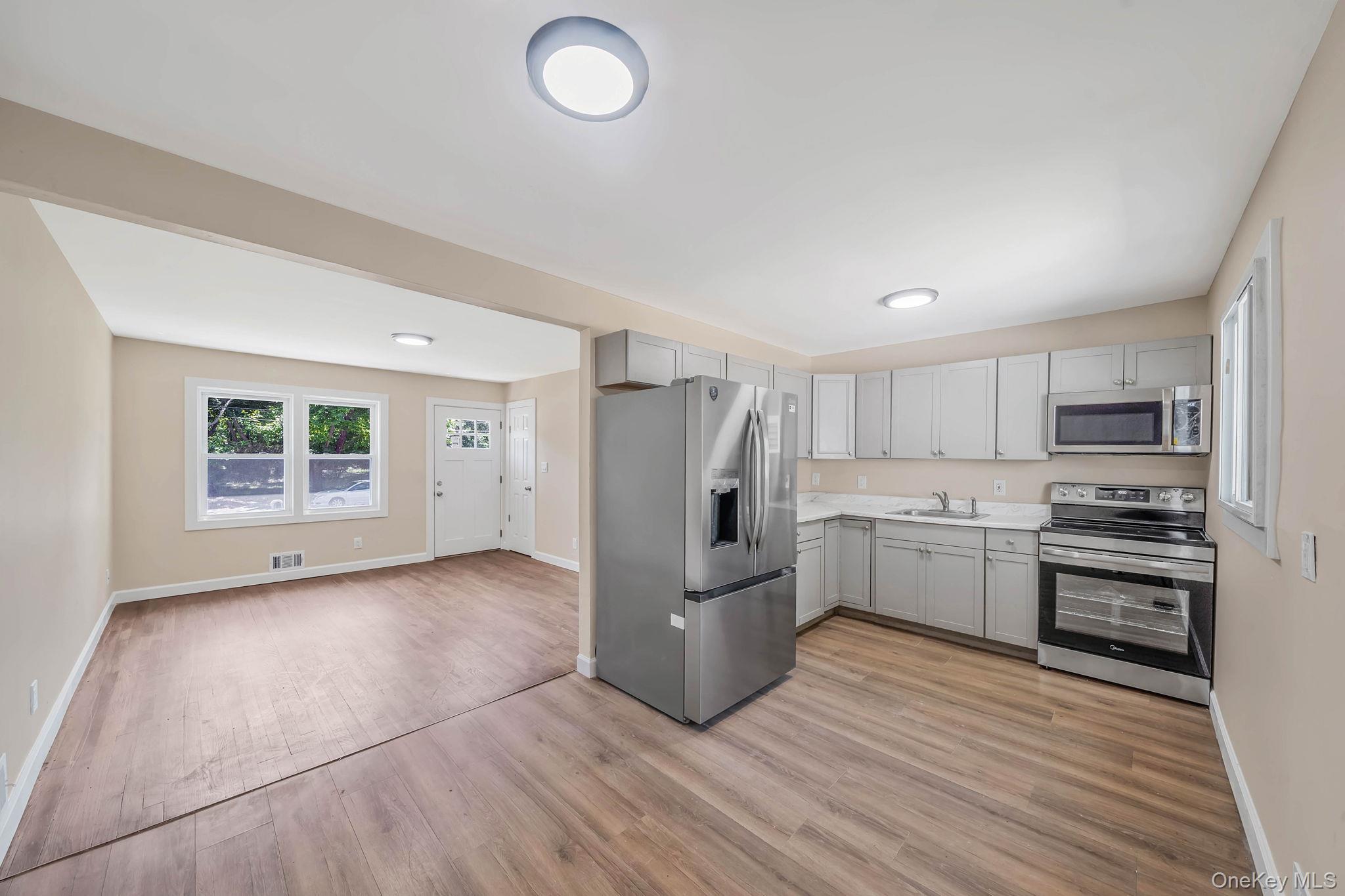 Single Family Walker Street Suffolk County, NY 11713, MLS-1031221-4