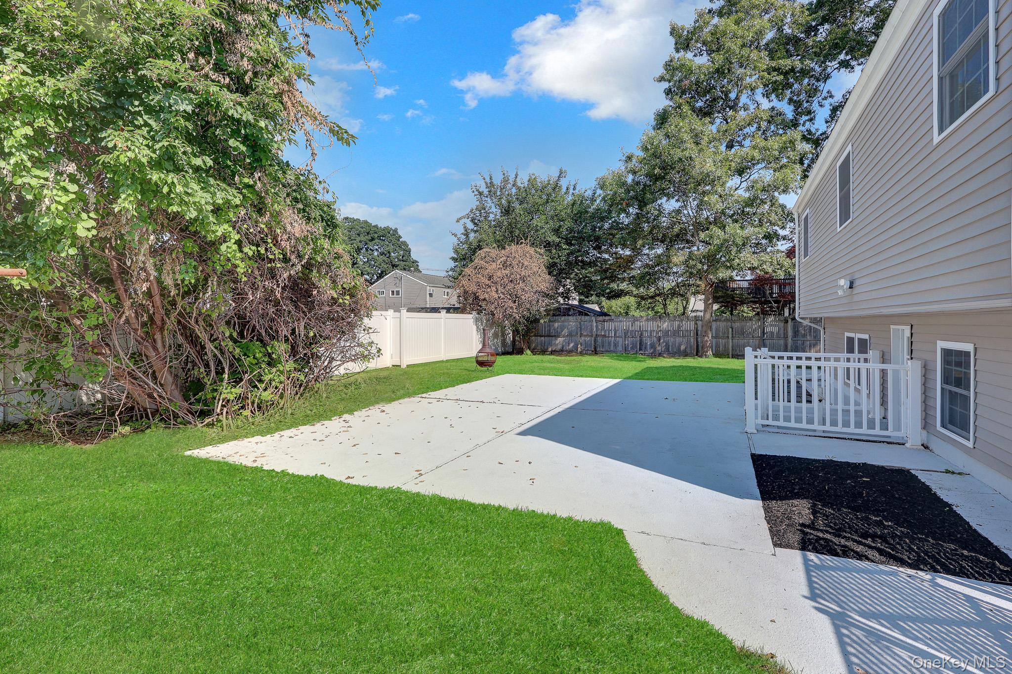 Single Family W 17th Street  Suffolk County, NY 11729, MLS-1031232-29