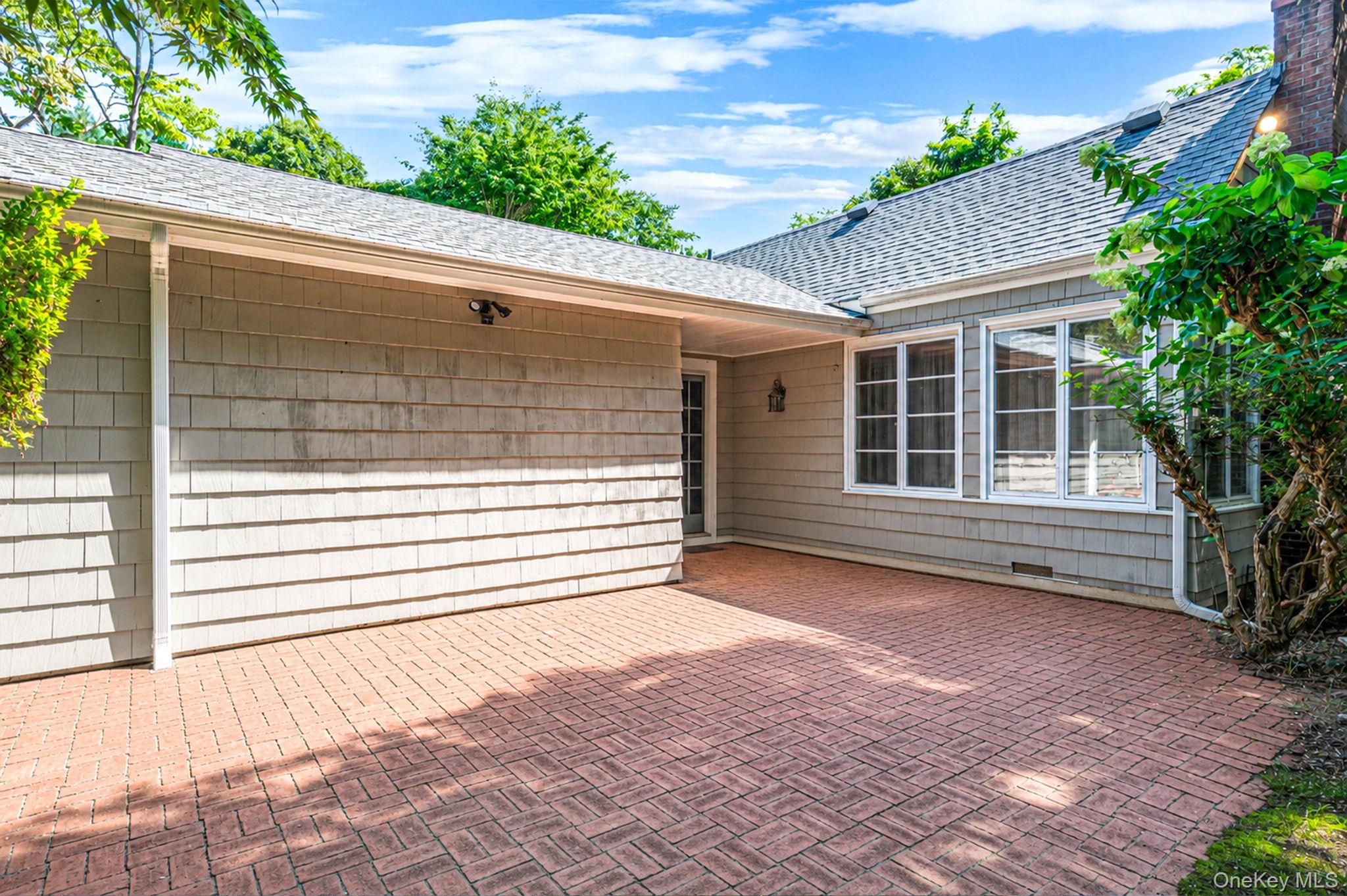 Single Family Locust Lane  Suffolk County, NY 11768, MLS-1031236-23