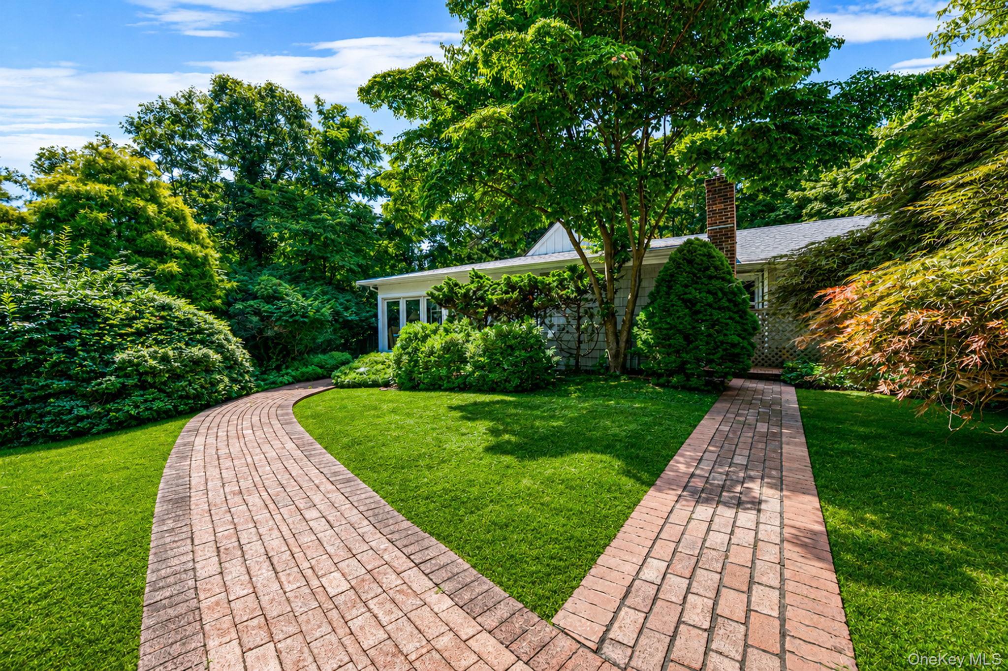 Single Family Locust Lane  Suffolk County, NY 11768, MLS-1031236-3