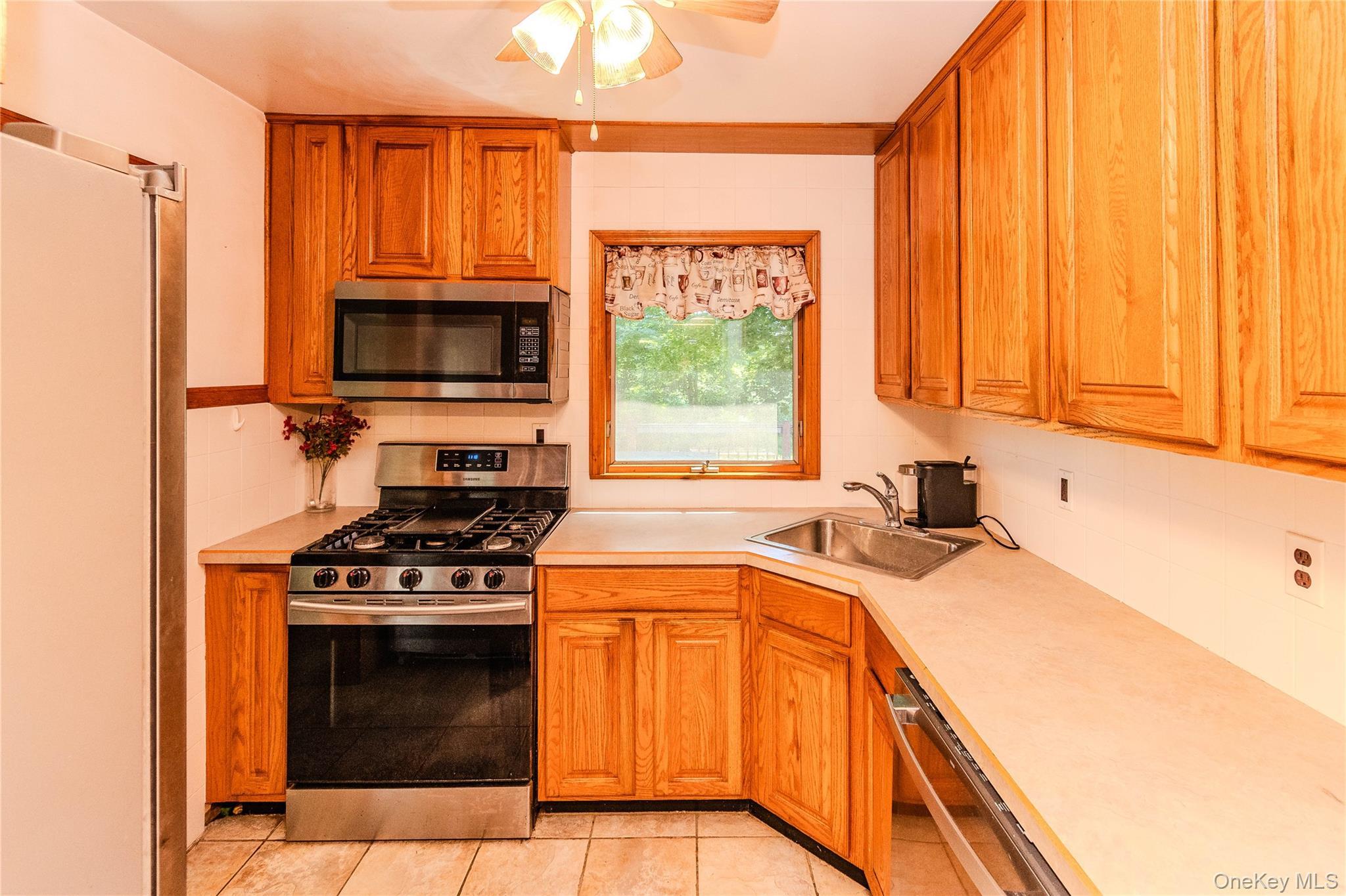 Single Family Hewlett Road Dutchess County, NY 12571, MLS-1031259-18