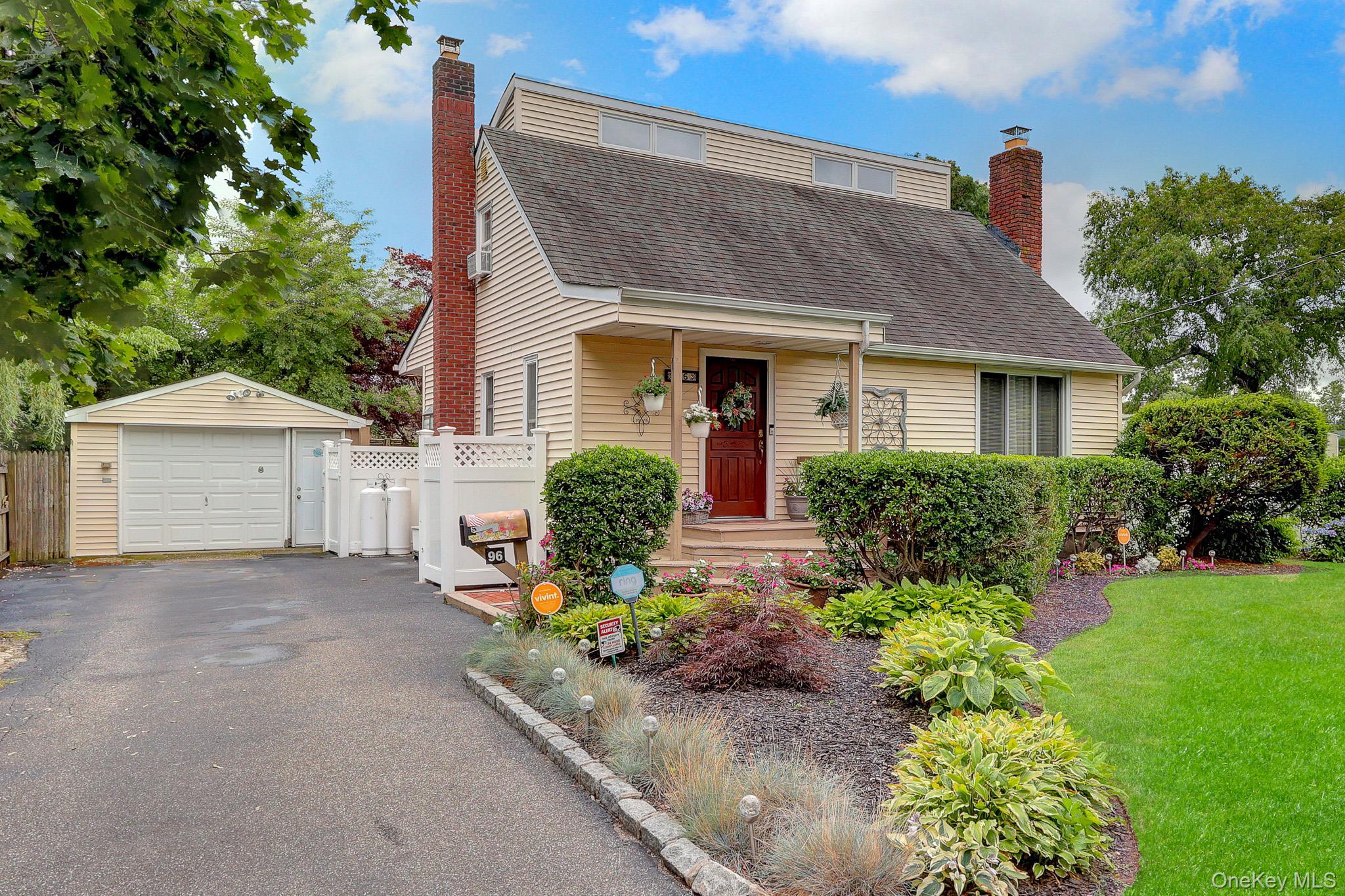 Single Family Chenango Drive Suffolk County, NY 11706, MLS-1031292-2