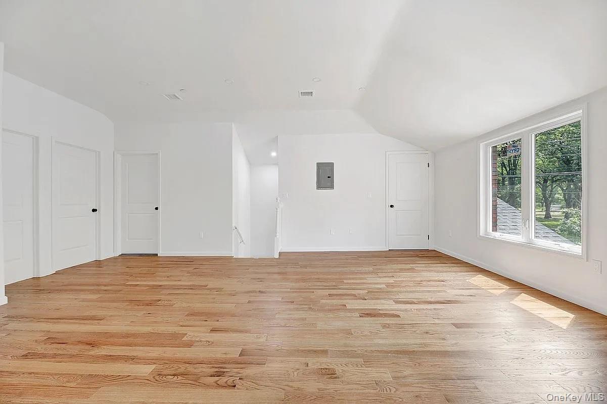 Single Family 232nd Street  Queens, NY 11413, MLS-1031305-13