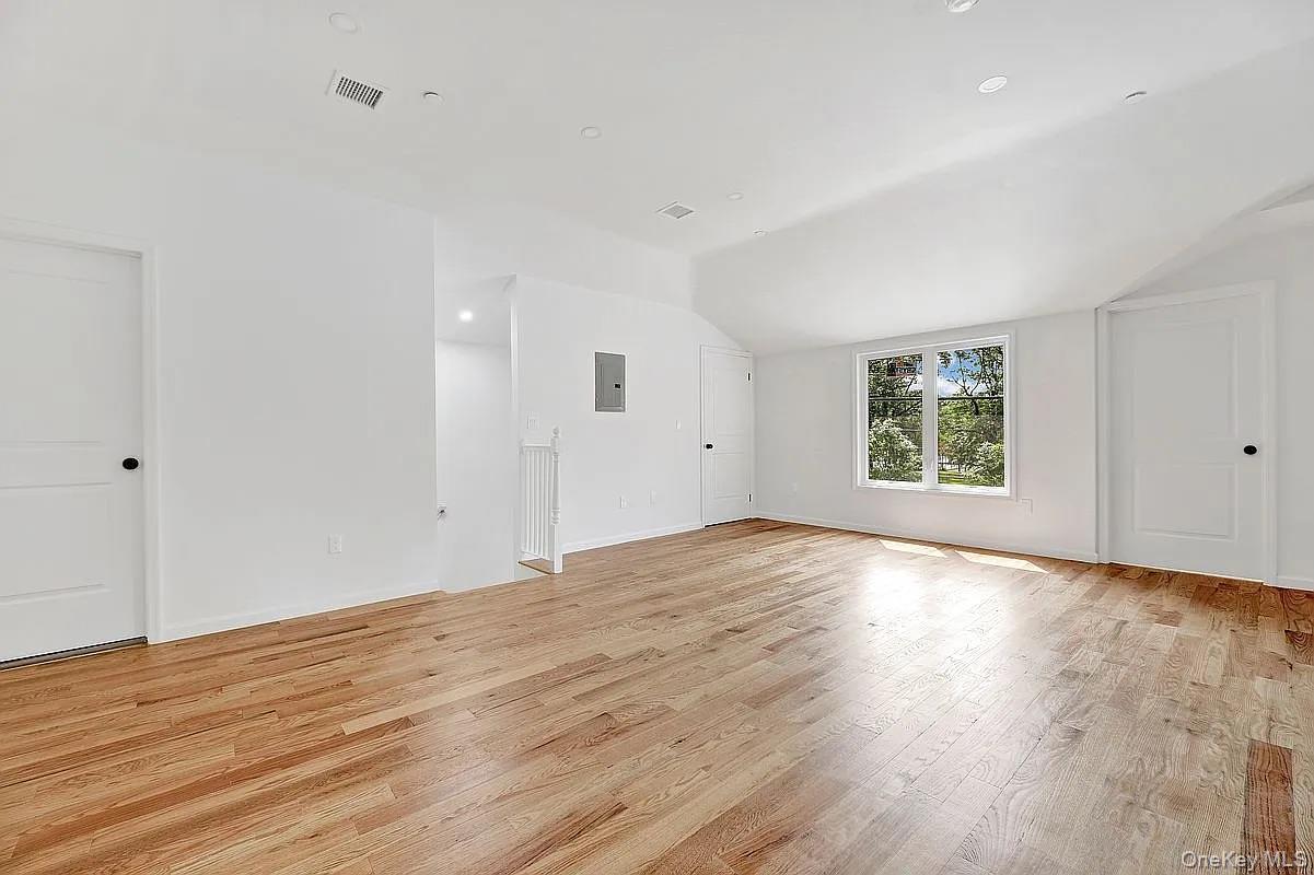 Single Family 232nd Street  Queens, NY 11413, MLS-1031305-14