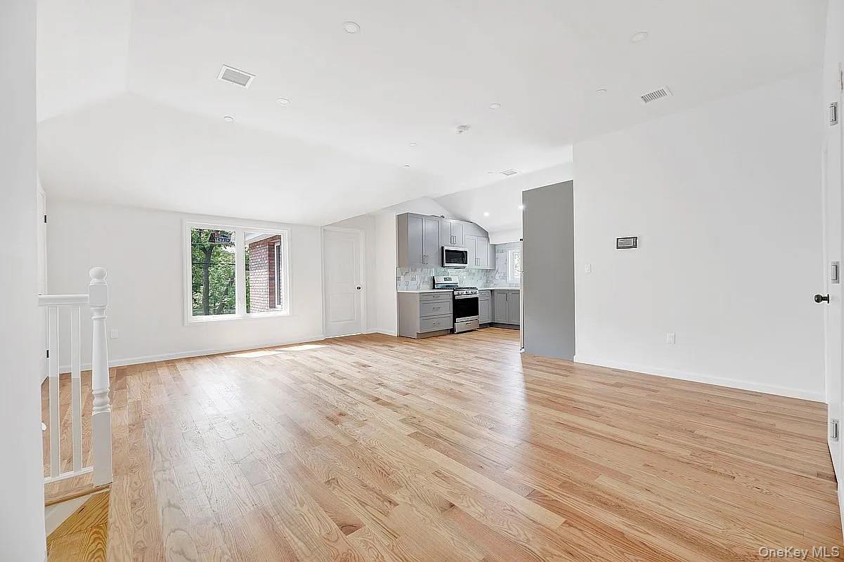 Single Family 232nd Street  Queens, NY 11413, MLS-1031305-15