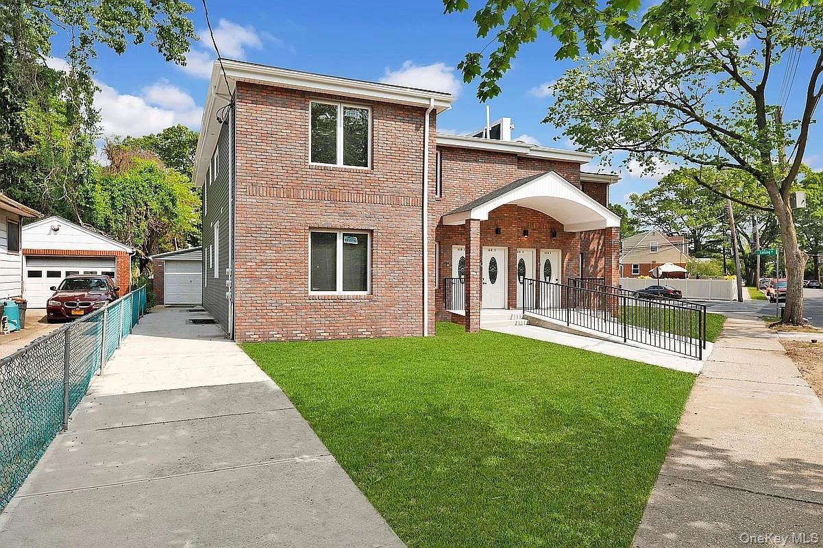 Single Family 232nd Street  Queens, NY 11413, MLS-1031305-2