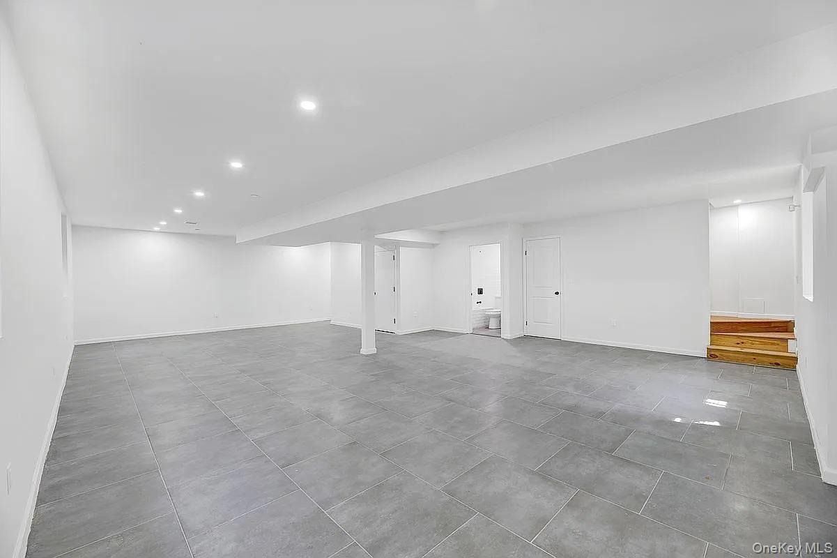 Single Family 232nd Street  Queens, NY 11413, MLS-1031305-23