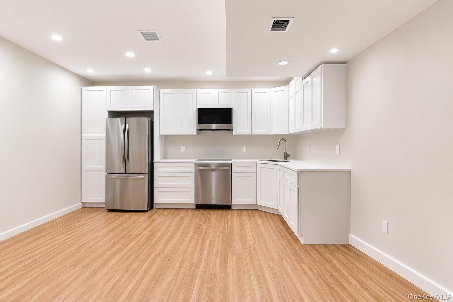 Single Family 232nd Street  Queens, NY 11413, MLS-1031305-26