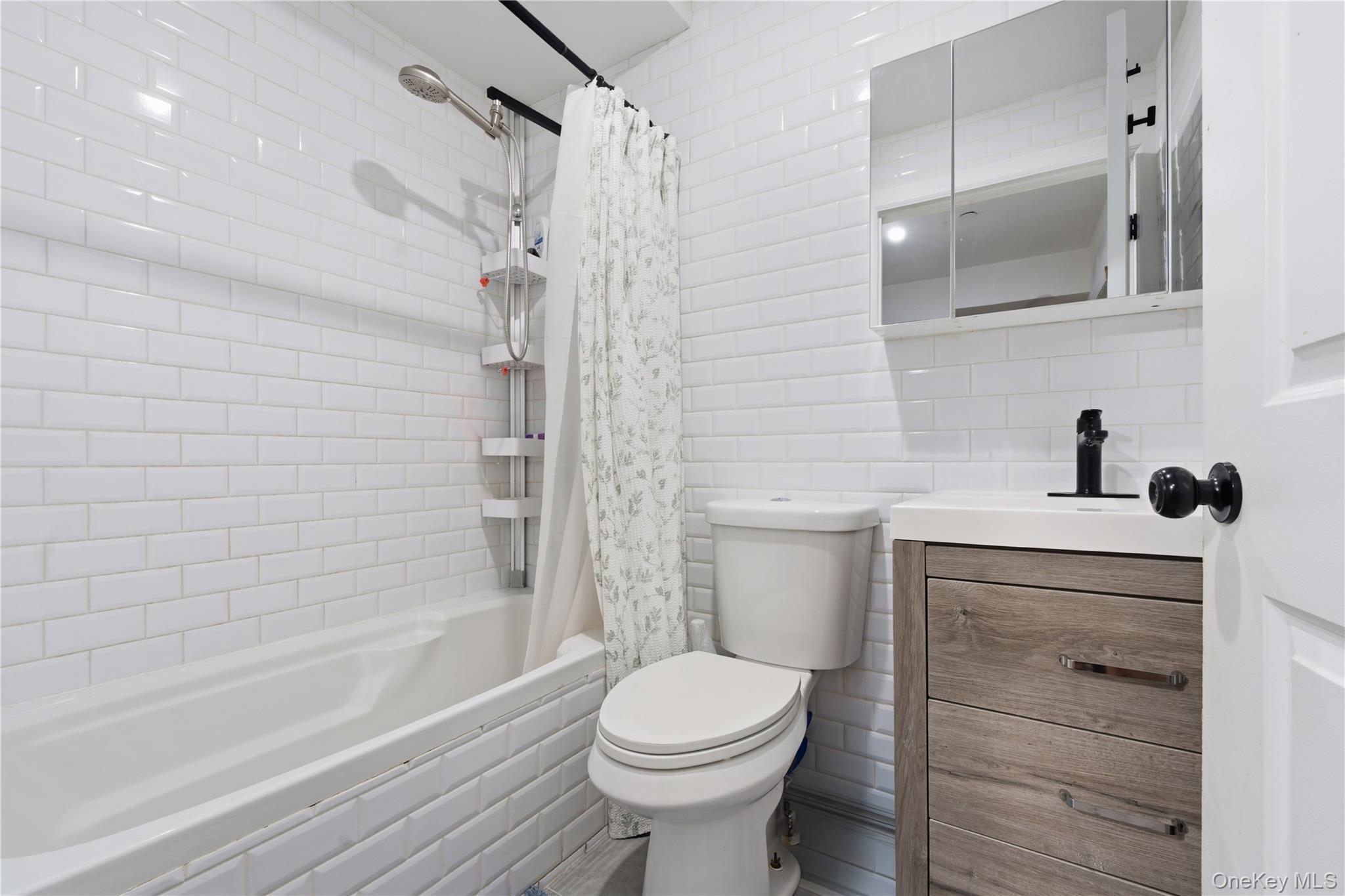 Single Family 232nd Street  Queens, NY 11413, MLS-1031305-28