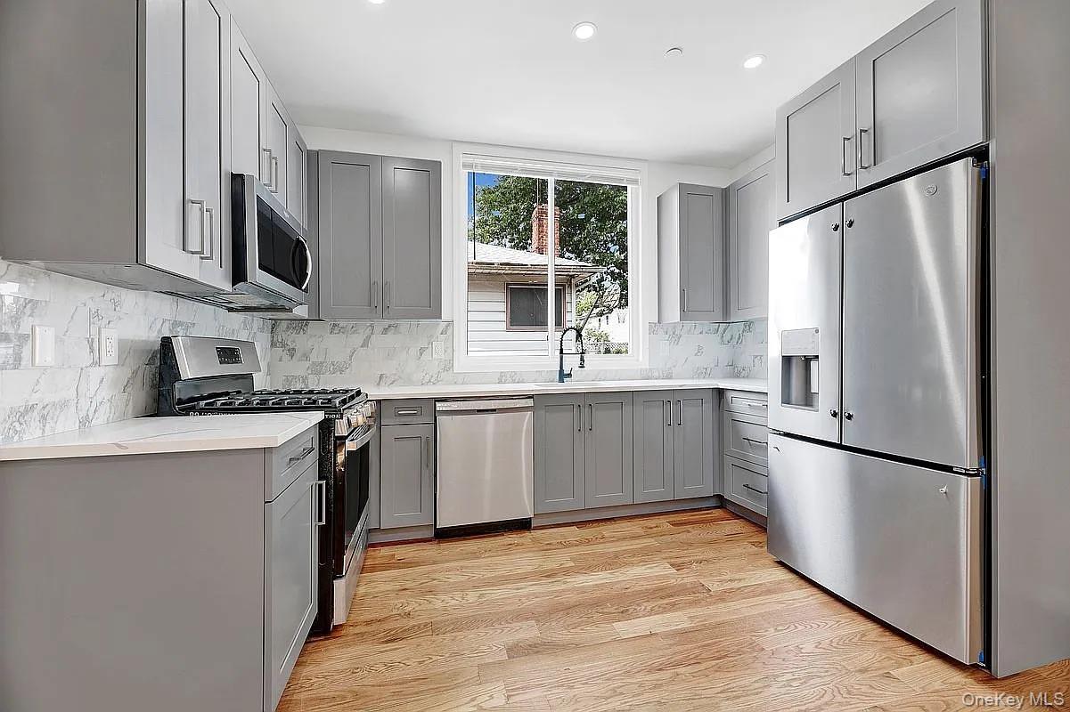 Single Family 232nd Street  Queens, NY 11413, MLS-1031305-6