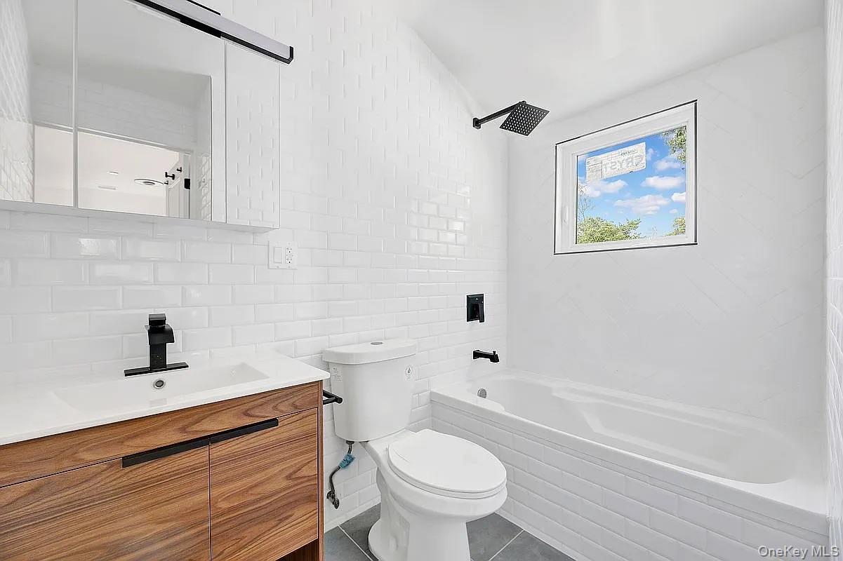 Single Family 232nd Street  Queens, NY 11413, MLS-1031305-9