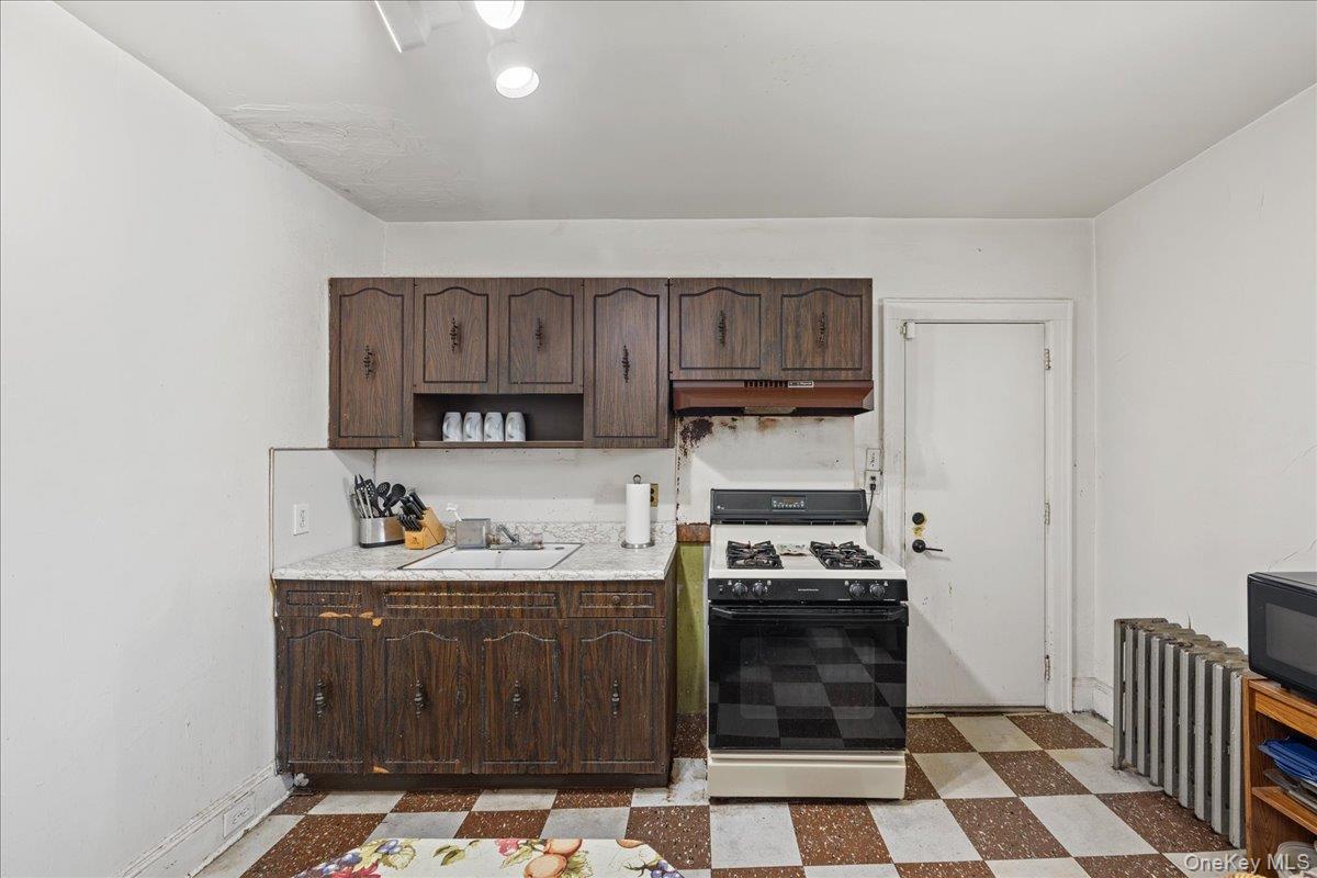 Single Family 132nd Avenue  Queens, NY 11413, MLS-1031319-15