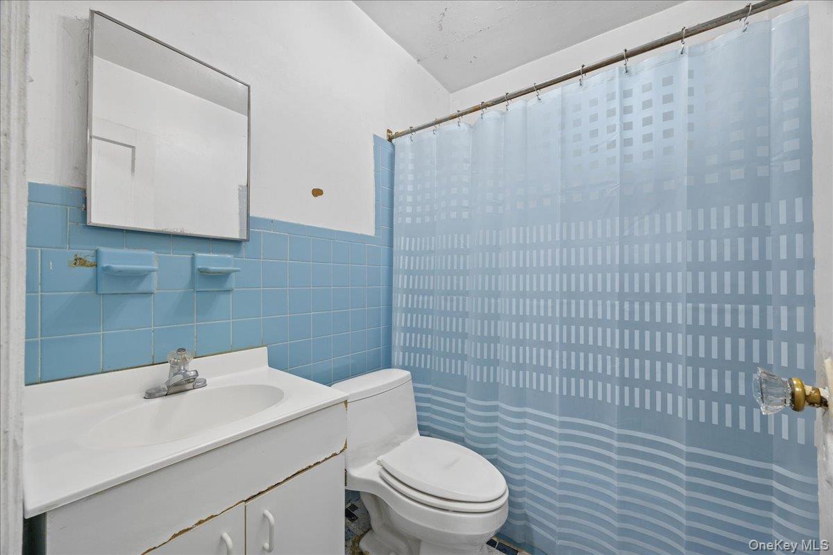 Single Family 132nd Avenue  Queens, NY 11413, MLS-1031319-18