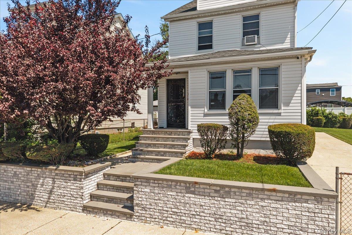 Single Family 132nd Avenue  Queens, NY 11413, MLS-1031319-2