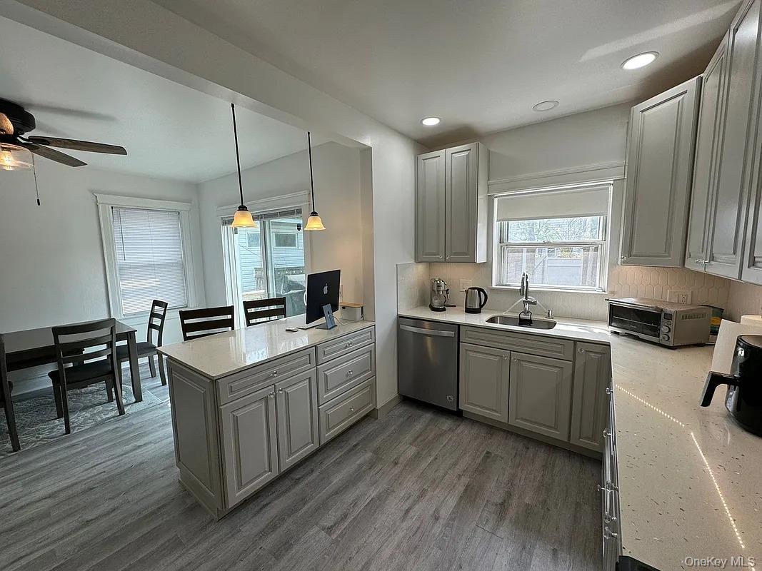 Single Family E 52nd Street Brooklyn, NY 11234, MLS-1031365-10