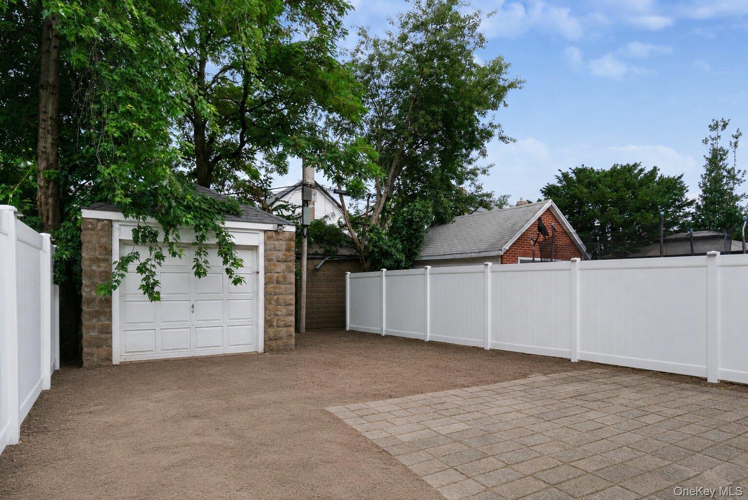 Single Family E 52nd Street Brooklyn, NY 11234, MLS-1031365-20