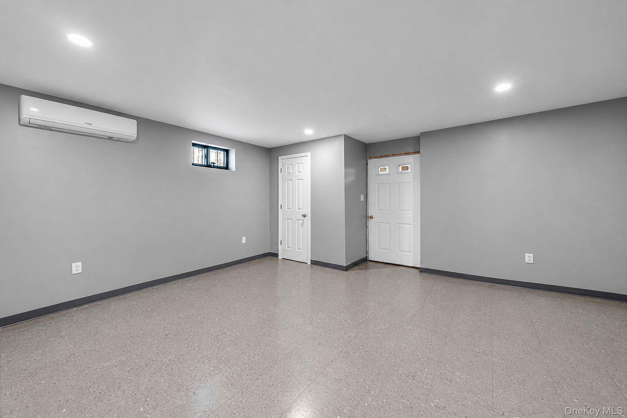 Single Family 127th Street Queens, NY 11420, MLS-1031373-23