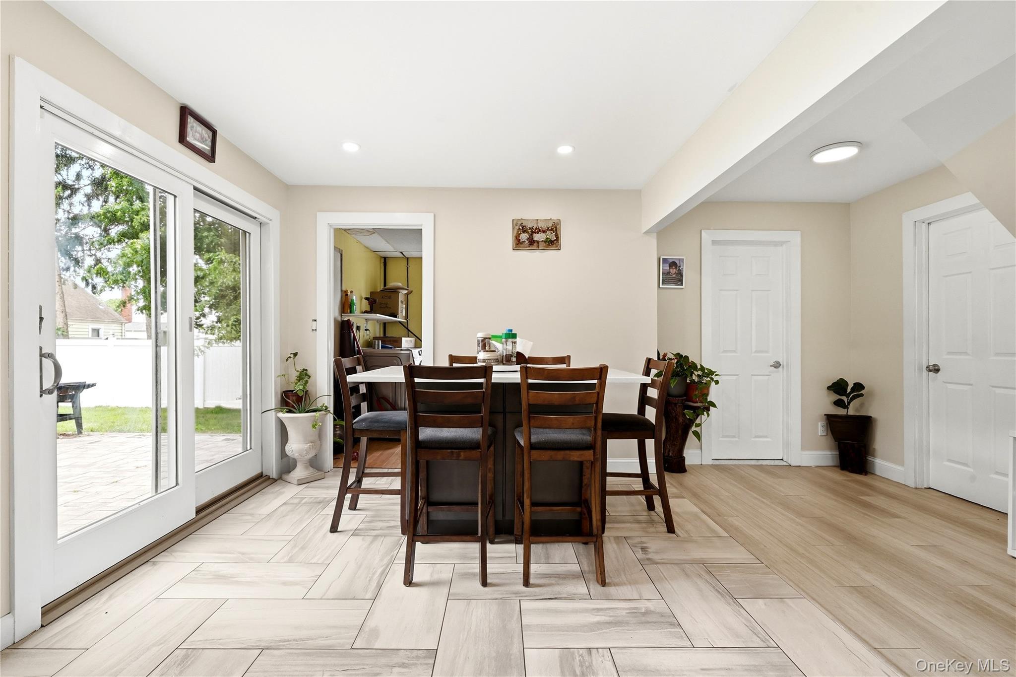 Single Family Everett Street Suffolk County, NY 11772, MLS-1031394-10