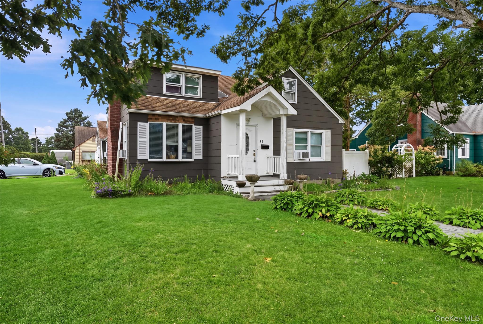 Single Family Everett Street Suffolk County, NY 11772, MLS-1031394-2