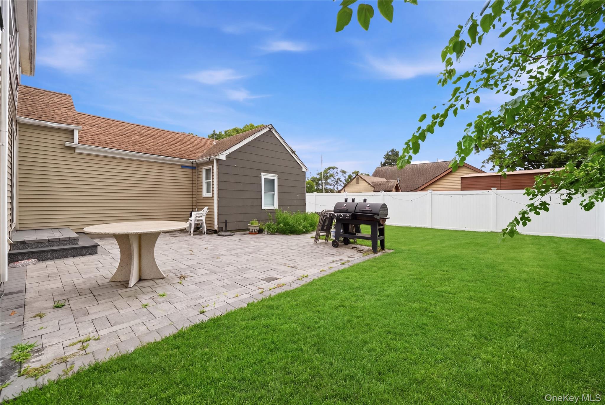 Single Family Everett Street Suffolk County, NY 11772, MLS-1031394-24