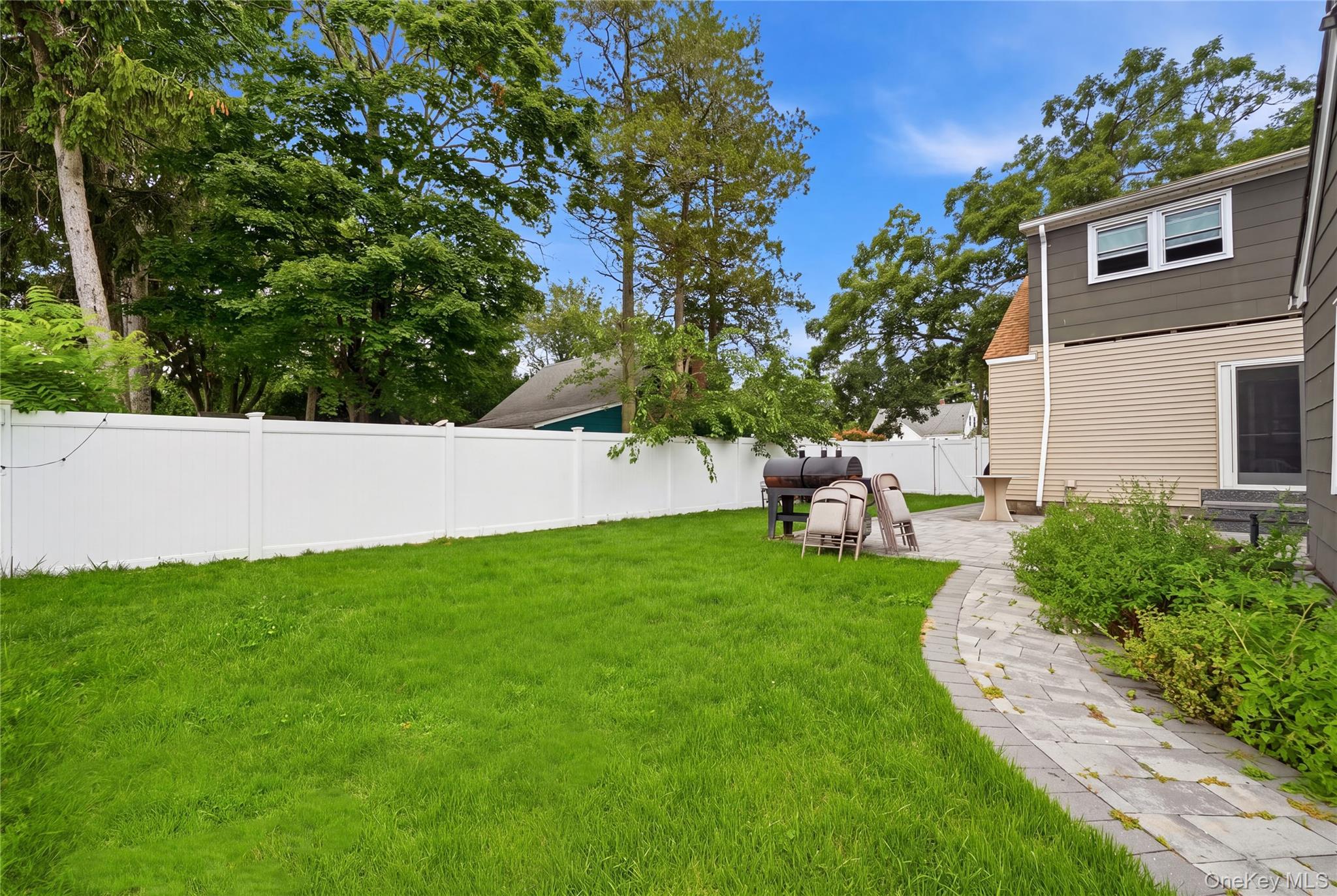 Single Family Everett Street Suffolk County, NY 11772, MLS-1031394-26