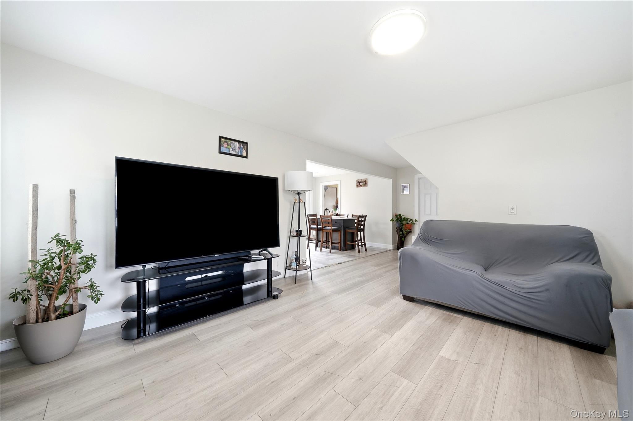 Single Family Everett Street Suffolk County, NY 11772, MLS-1031394-7