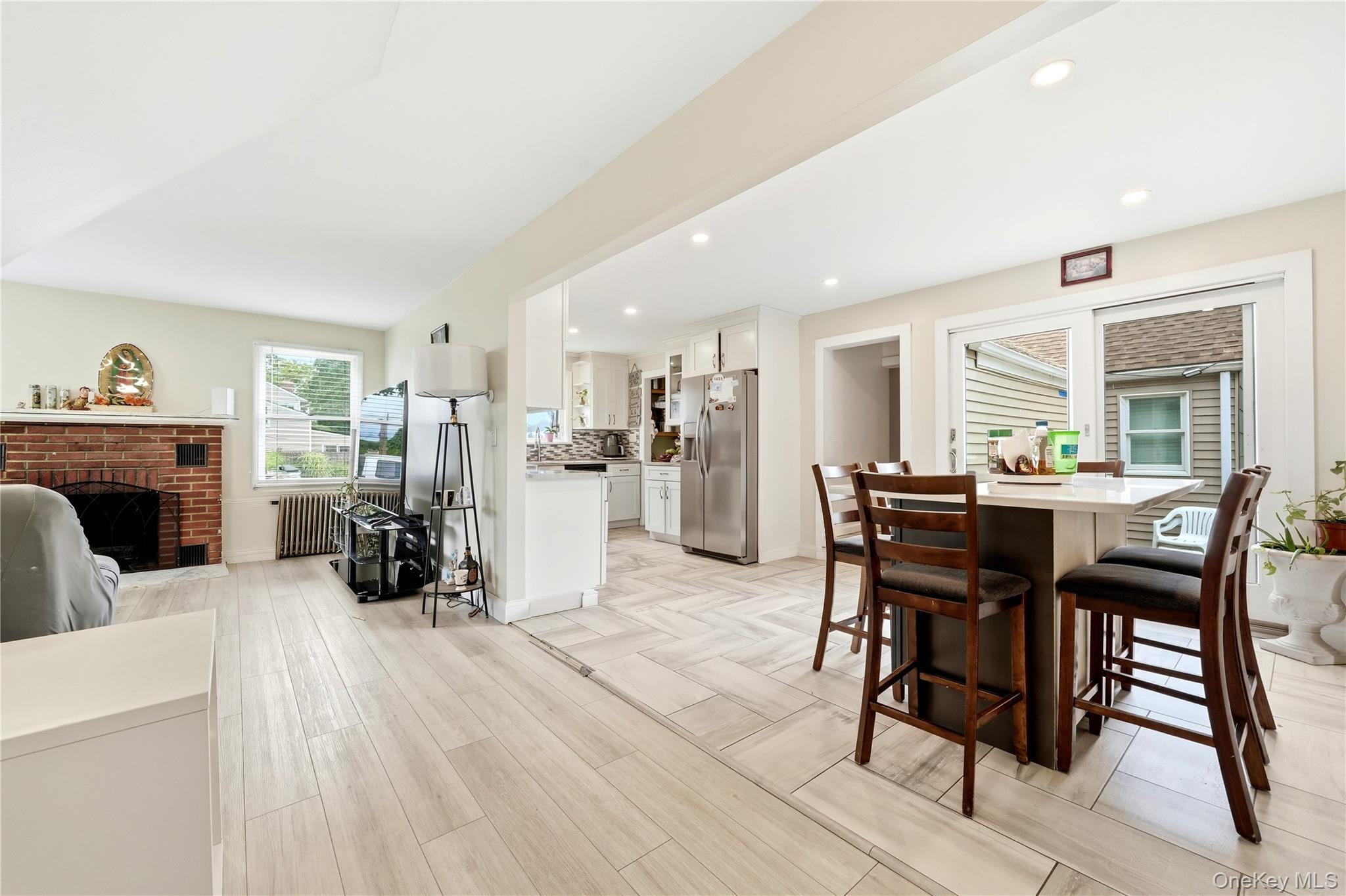 Single Family Everett Street Suffolk County, NY 11772, MLS-1031394-9