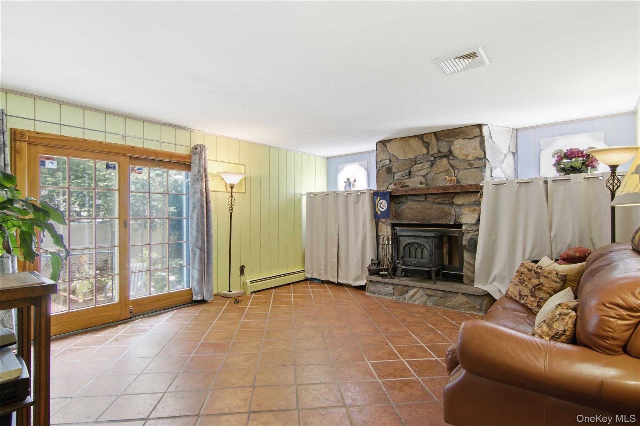 Single Family Clymer Street Suffolk County, NY 11776, MLS-1031407-16
