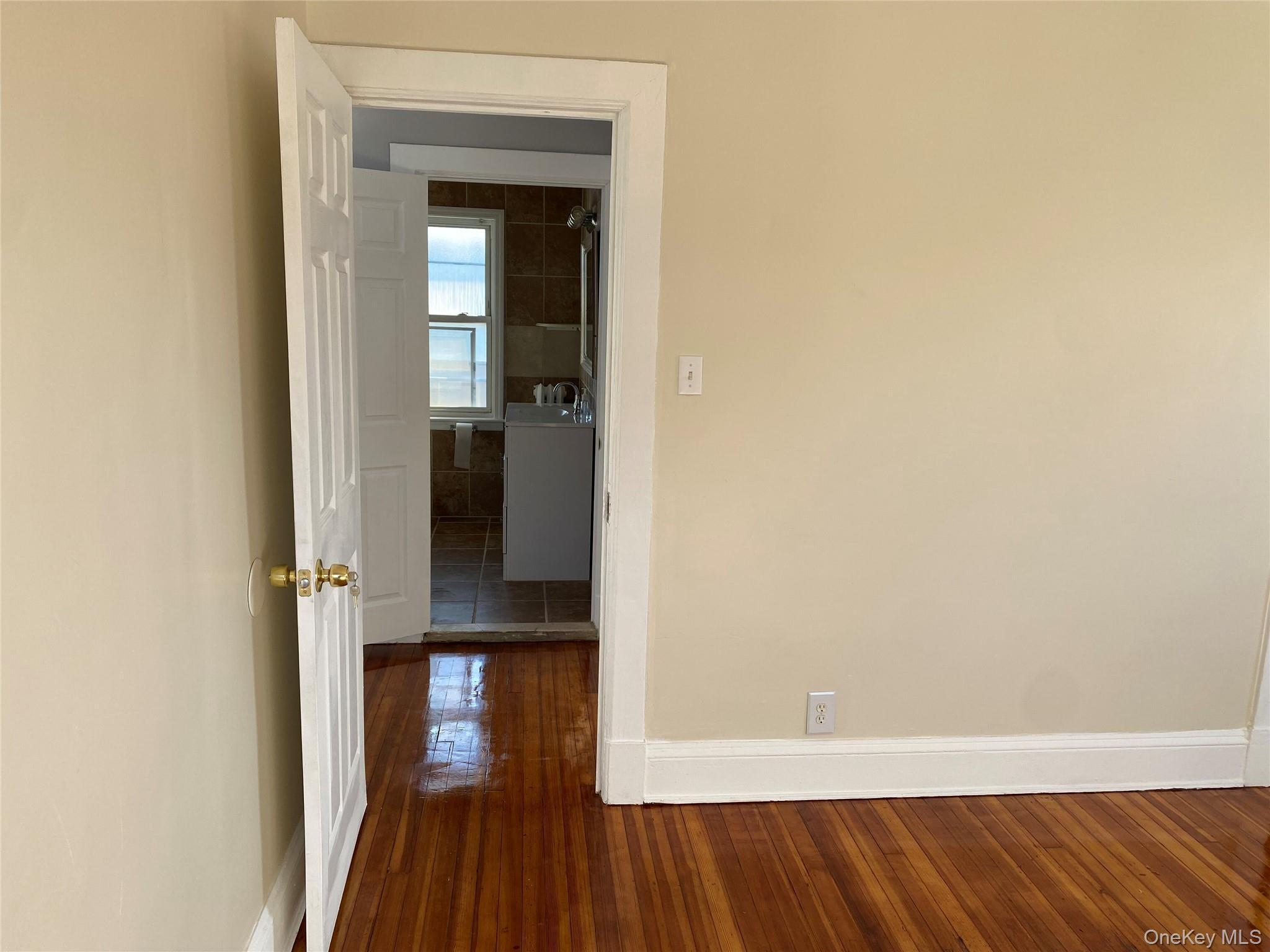 Single Family Taylor Court Staten Island, NY 10310, MLS-1031409-21