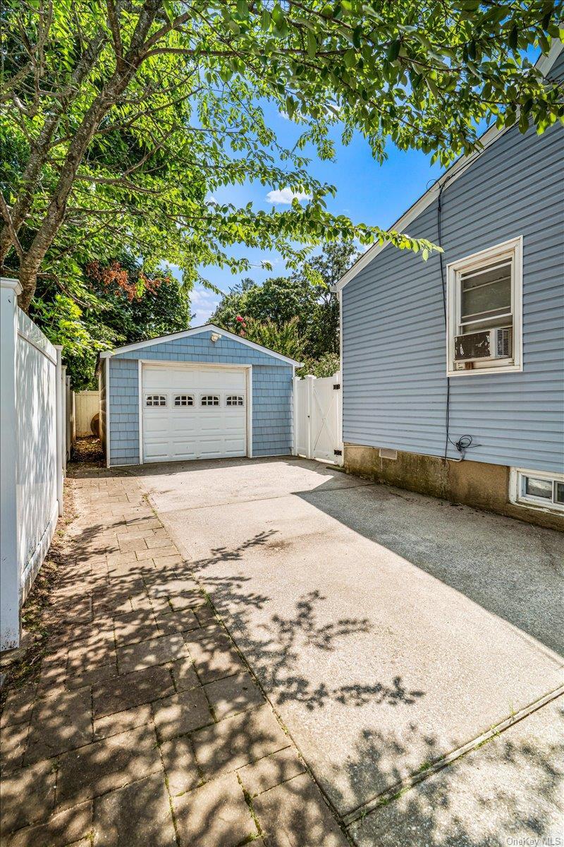Single Family Gateway Nassau County, NY 11735, MLS-1031431-20