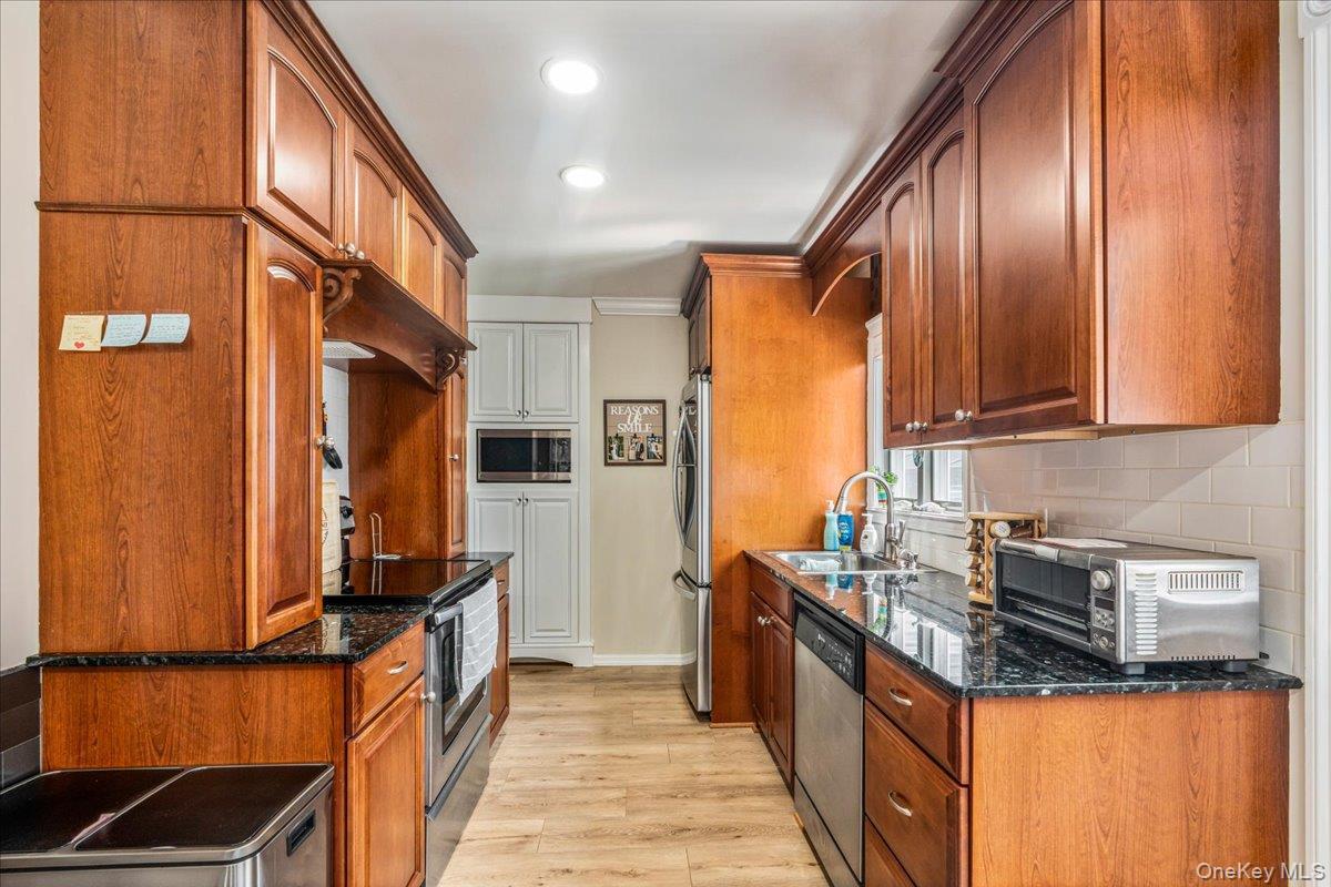 Single Family Gateway Nassau County, NY 11735, MLS-1031431-3