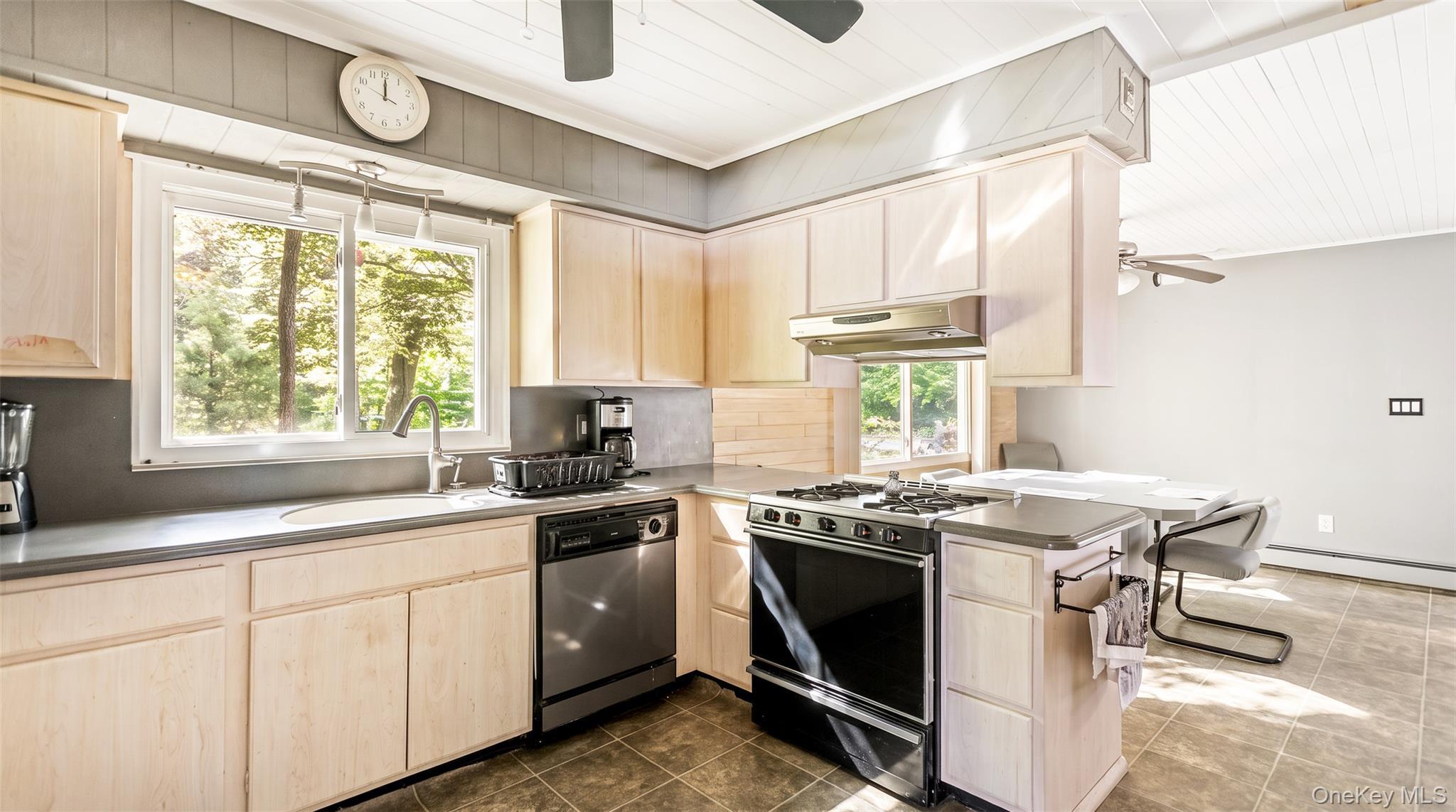Single Family Eagle Drive Suffolk County, NY 11961, MLS-1031432-9