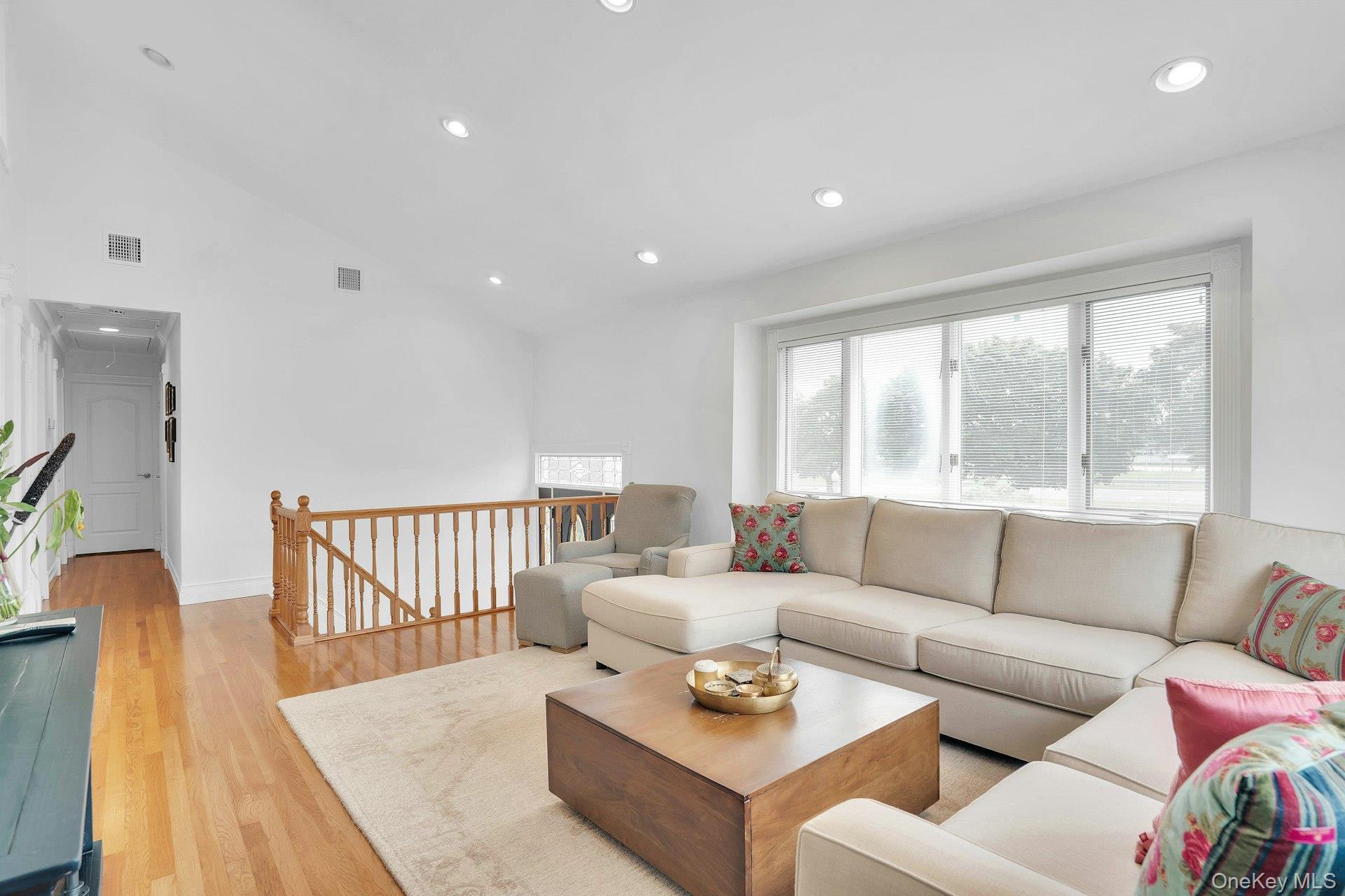 Single Family Harvest Lane  Suffolk County, NY 11725, MLS-1031448-10
