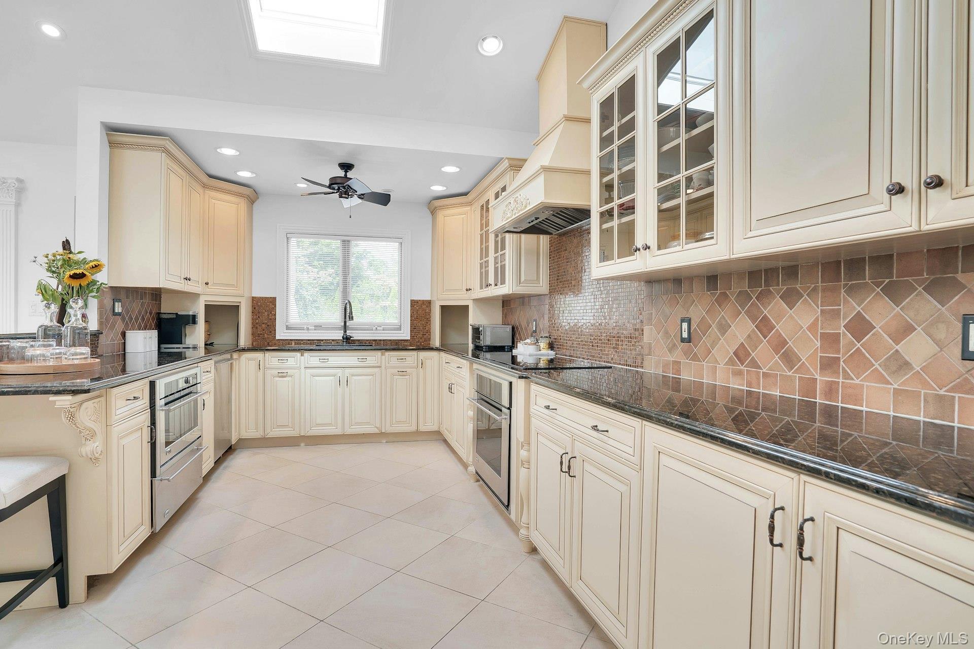 Single Family Harvest Lane  Suffolk County, NY 11725, MLS-1031448-12