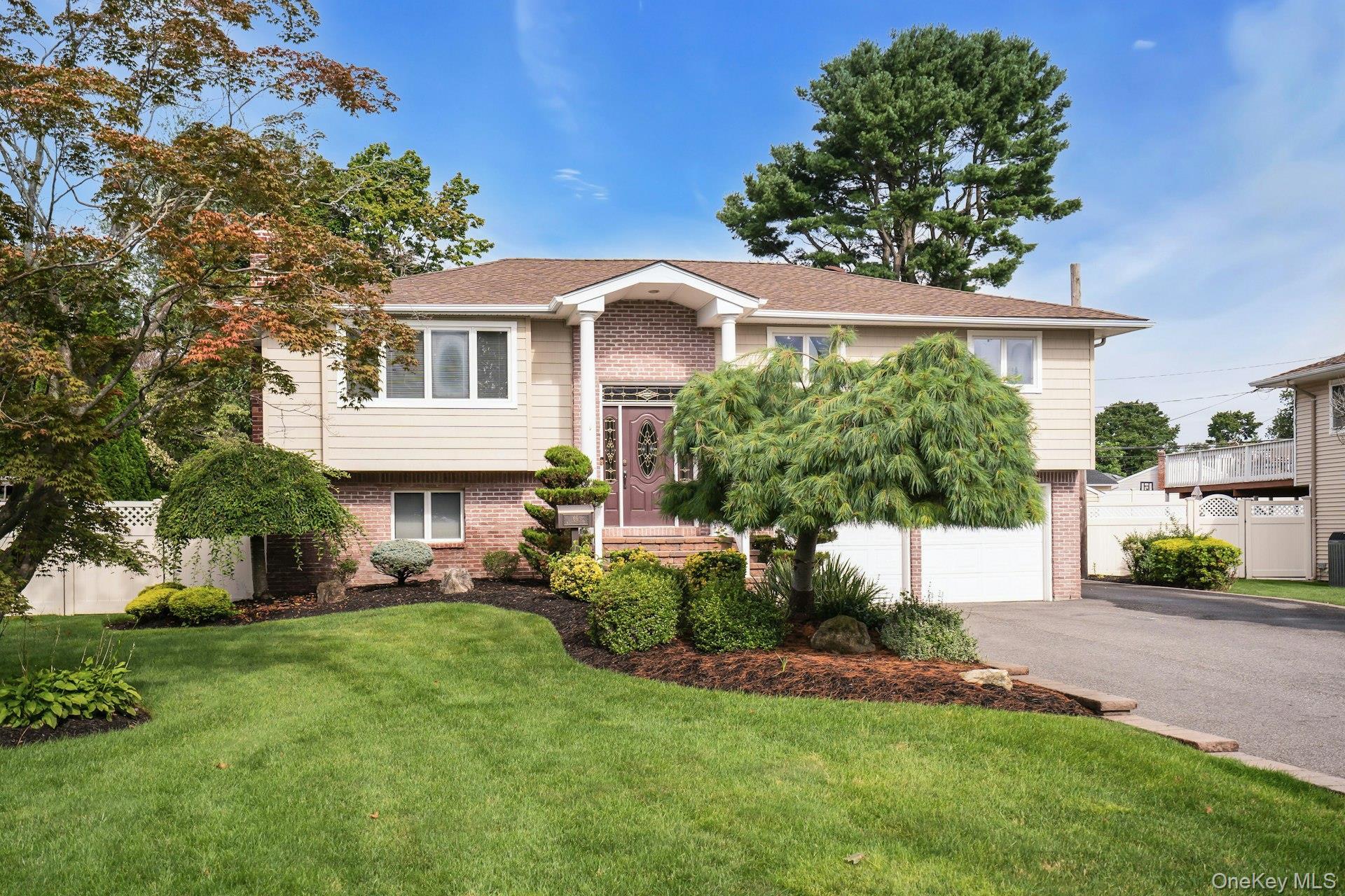 Single Family Harvest Lane  Suffolk County, NY 11725, MLS-1031448-3